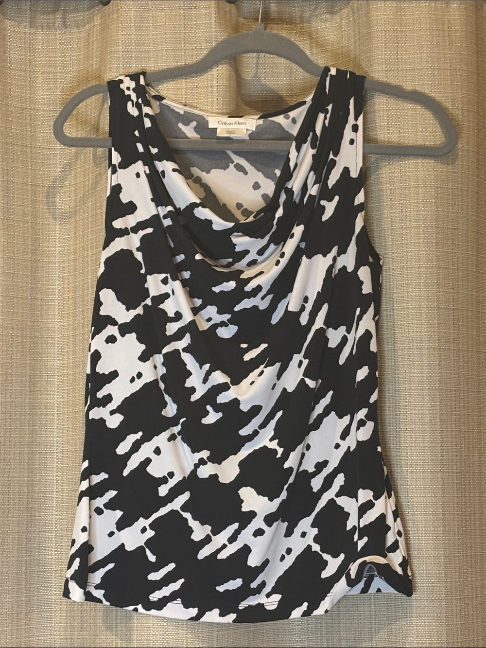 ⭐️ Calvin Klein Black and White Draped Cowl Neck Tank size Small
